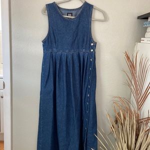 Denim Dress w/buttons Urban Outfitters